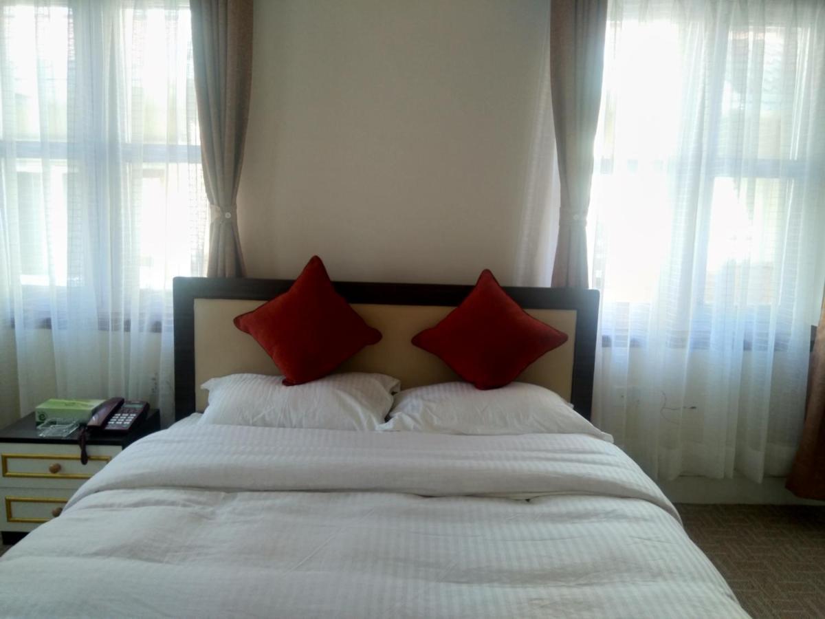 Hidden Leaf Bed & Breakfast Lalitpur Екстериор снимка