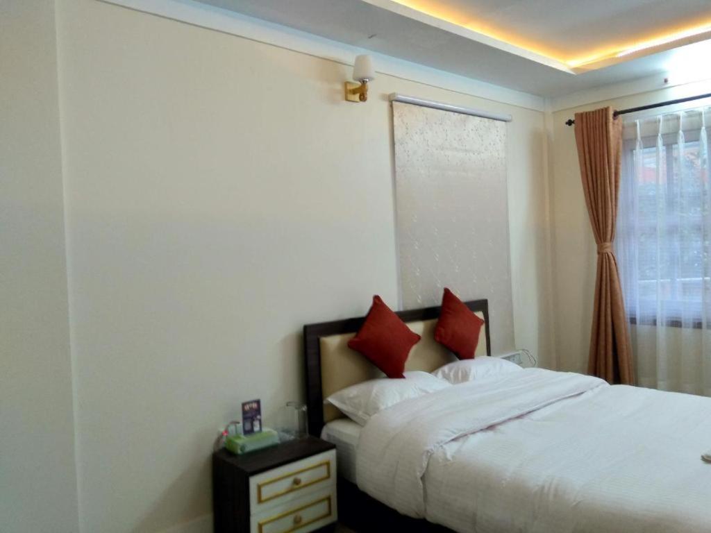 Hidden Leaf Bed & Breakfast Lalitpur Екстериор снимка